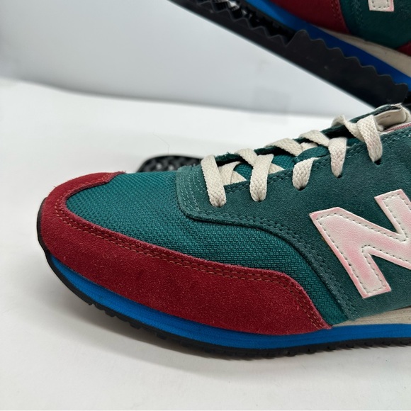 New Balance 620 Womens 10 Red/Green Running Shoes Sneakers Suede Christmas Color - Picture 4 of 12